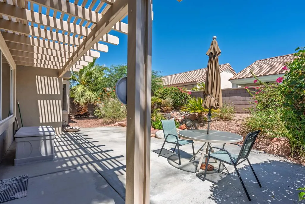 37410 Medjool Avenue, Palm Desert, California 92211 home-pic-31